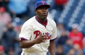 Héctor Neris se recupera luego de varios tropiezos