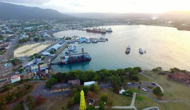 Advierten empresarios y funcionarios quieren engañar sector sindical con proyecto “nuevo muelle” en la bahía de Puerto Plata