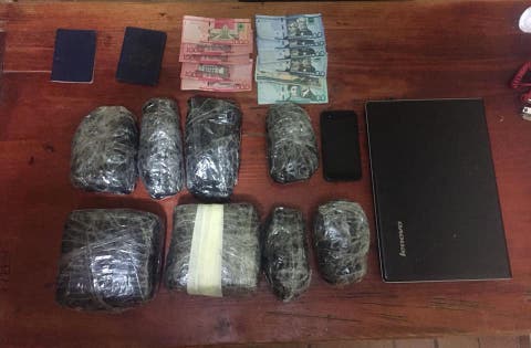 Apresan dos individuos en Sosúa tras hallarle droga, dinero en efectivo y otros artículos