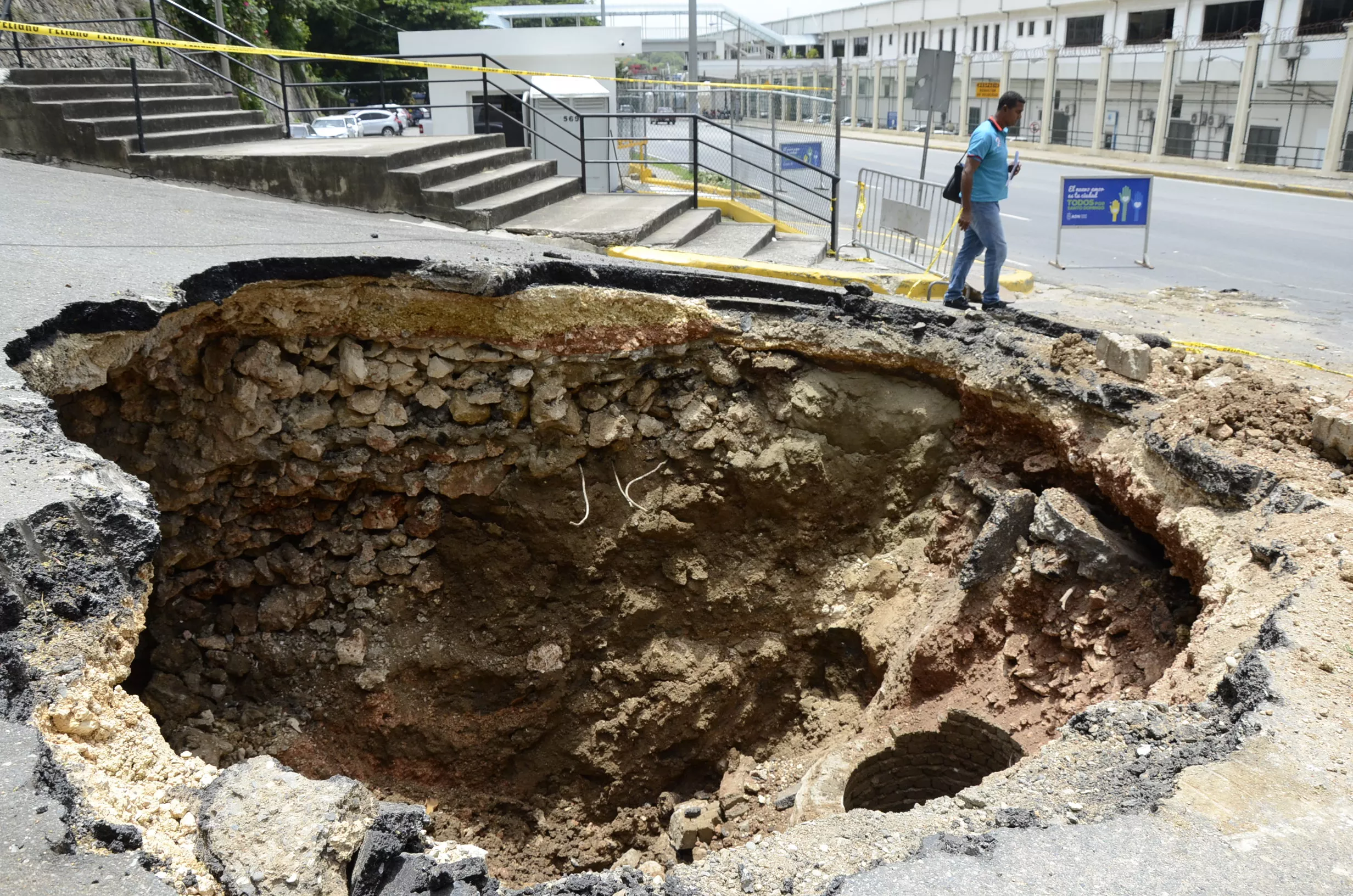 cuserscsanchezdesktopcarpeta-de-leon-2018julio-2018undimiento-calle-arzobispo-merino-esq-jorge-washington