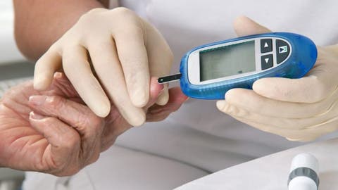 Adultos mayores enfrentan retos para adherirse al tratamiento de diabetes