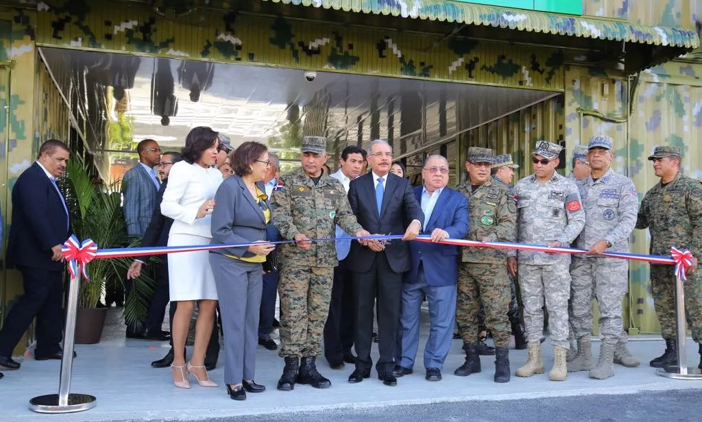 Danilo Medina inaugura puesto de vigilancia Los Pilones 