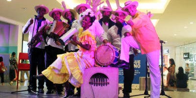 Ballet folklórico va a festivales Francia