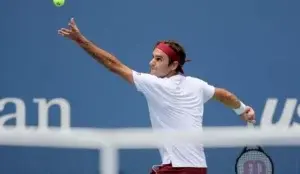 Federer supera al difícil Paire y jugará la tercera ronda ante Kyrgios