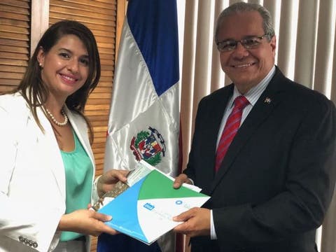 Presentan en Costa Rica dos publicaciones médicas dominicanas