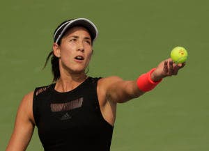 Garbiñe Muguruza vence a Shuai Zhang y pasa a la segunda ronda