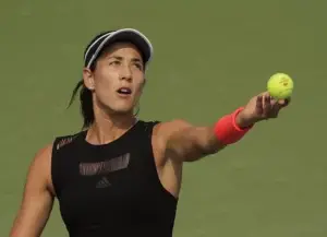 Garbiñe Muguruza vence a Shuai Zhang y pasa a la segunda ronda