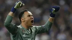 Keylor Navas, recibe premio como portero