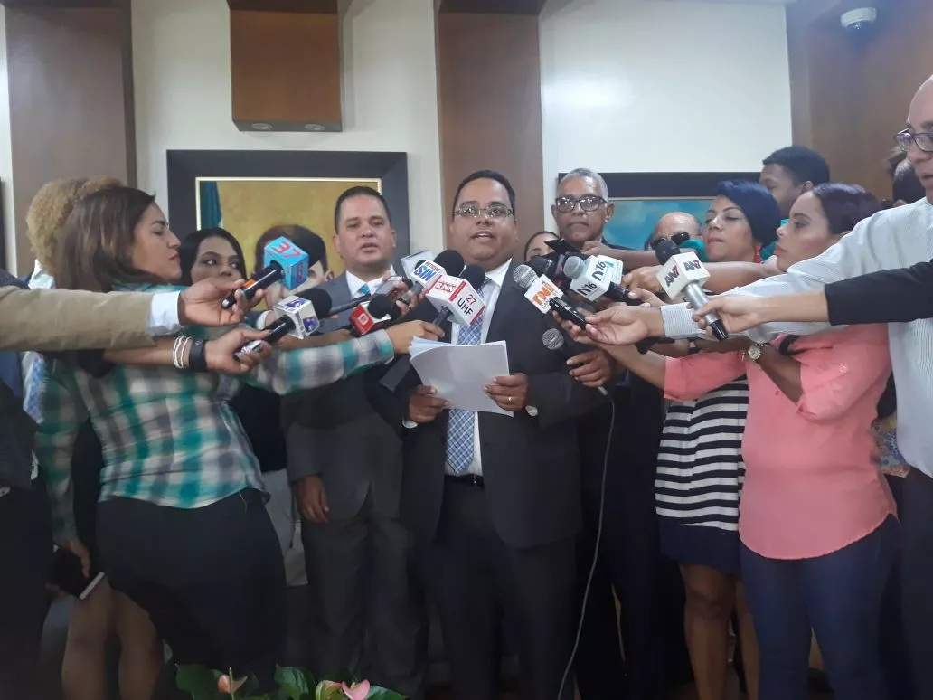 DXC eleva instancia ante JCE contra propaganda de precandidatos del PLD