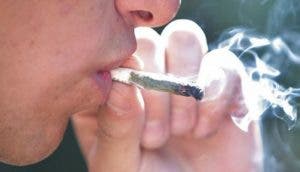 No penalizarán por fumar o poseer pequeña porción marihuana en Manhattan