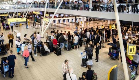 Cierran aeropuerto de EE.UU por hombre que amenazaba con suicidarse
