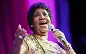 Aretha Franklin está animada y consciente, según su sobrino