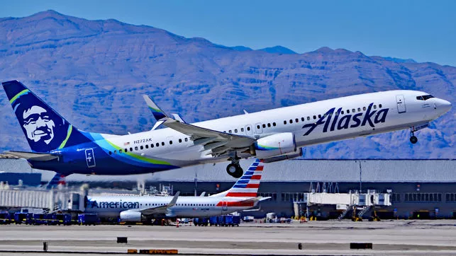 Trabajador de aerolínea en Estados Unidos roba un avión y se estrella poco después