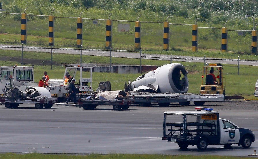 Avión pierde turbina y una rueda al aterrizar en aeropuerto en Filipinas