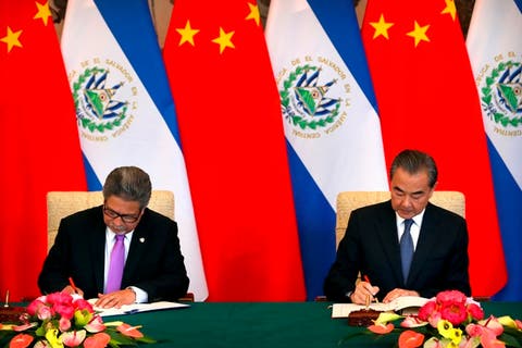 El Salvador no establecerá relaciones militares con China, dice el Gobierno