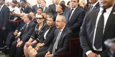 Danilo Medina acude a velatorio de Monchy Rodríguez