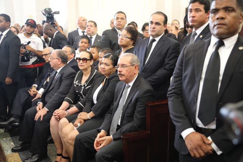 Danilo Medina acude a velatorio de Monchy Rodríguez