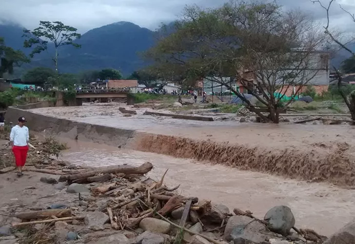 Lluvias en el sur de Colombia obligan a evacuar a más de 30.000 personas