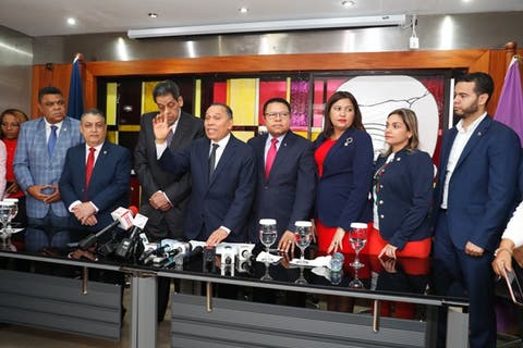 Gustavo Sánchez es reelecto como vocero del PLD en la Cámara de Diputados