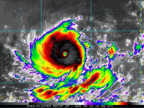 El huracán Norman alcanza la categoría 4 en el Pacífico