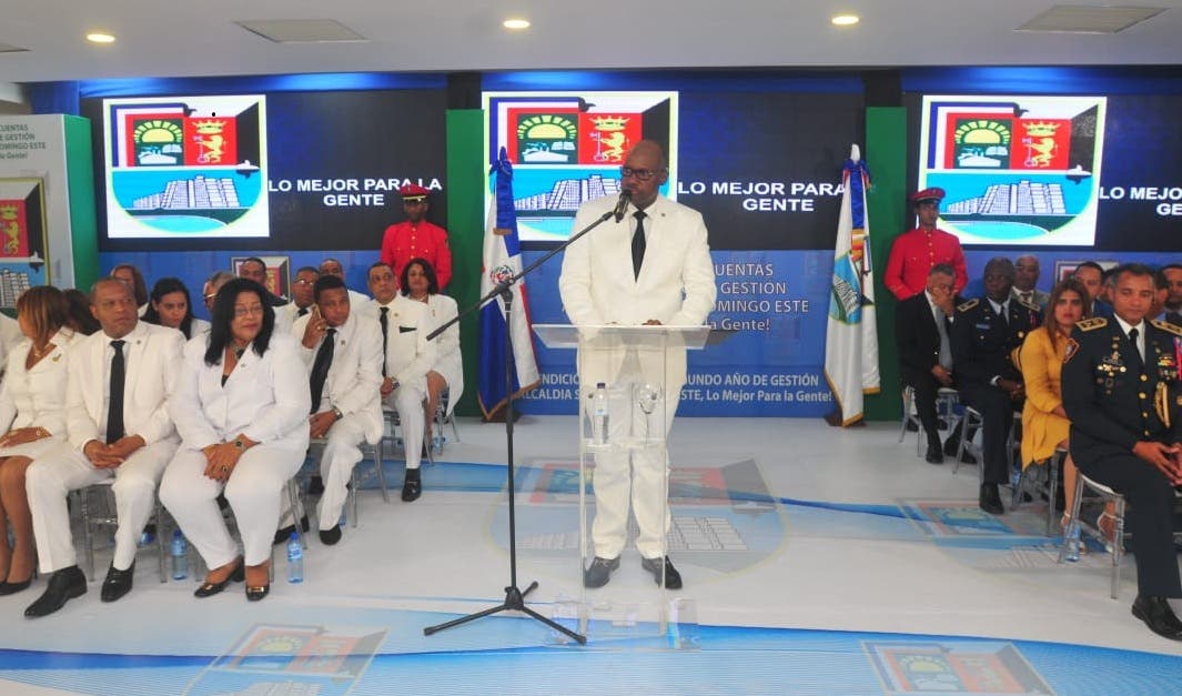 Alcalde de Santo Domingo Este presenta las memorias de su segundo año de gestión