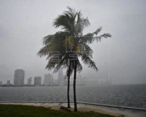 Se forma depresión subtropical en aguas abiertas del Atlántico