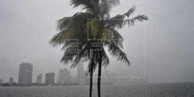 Se forma depresión subtropical en aguas abiertas del Atlántico