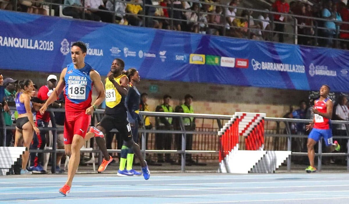 Luguelín Santos gana medalla de oro en los 400 metros planos de Juegos Centroamericanos