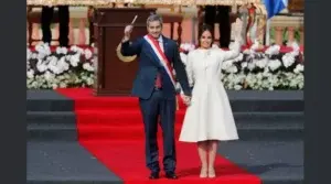 Mario Abdo Benítez toma juramento como nuevo presidente de Paraguay