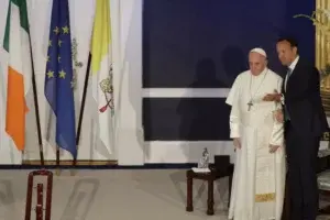 El papa ofreció sus consejos a la familia en una ceremonia en Dublín