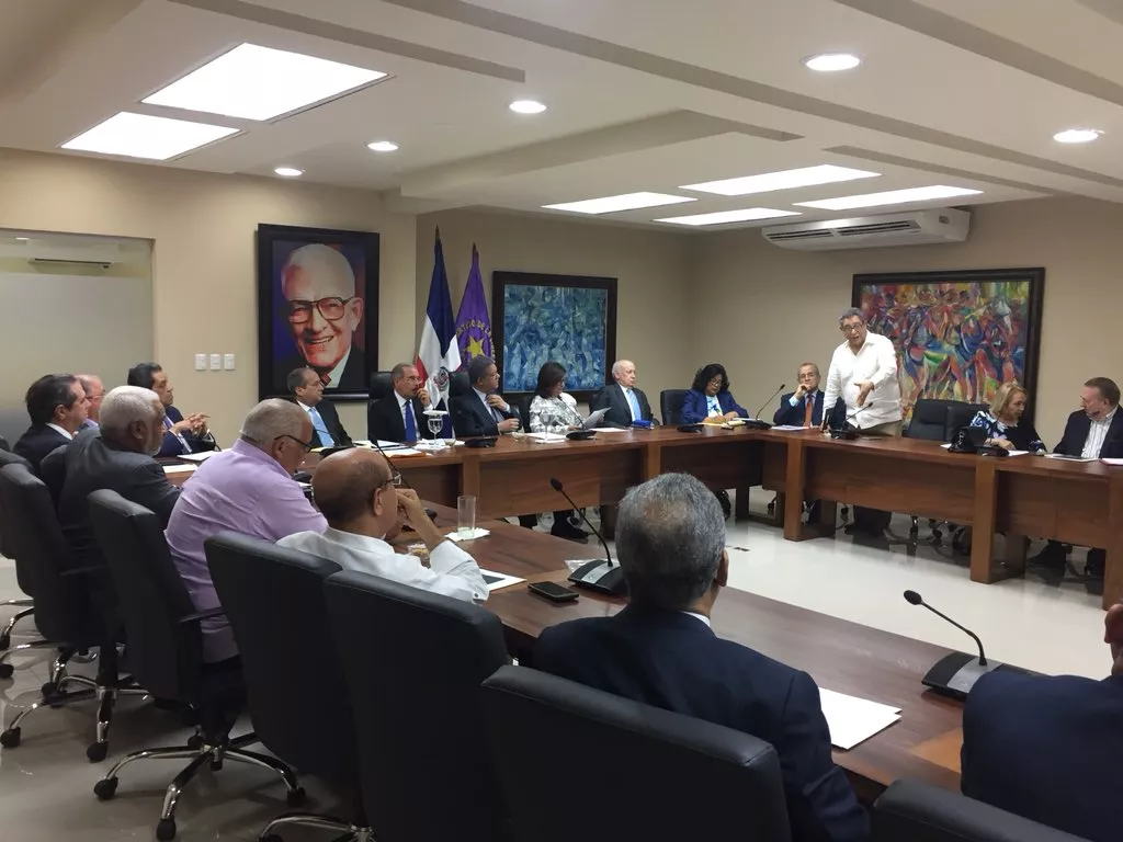 Inicia reunión del Comité Político del PLD