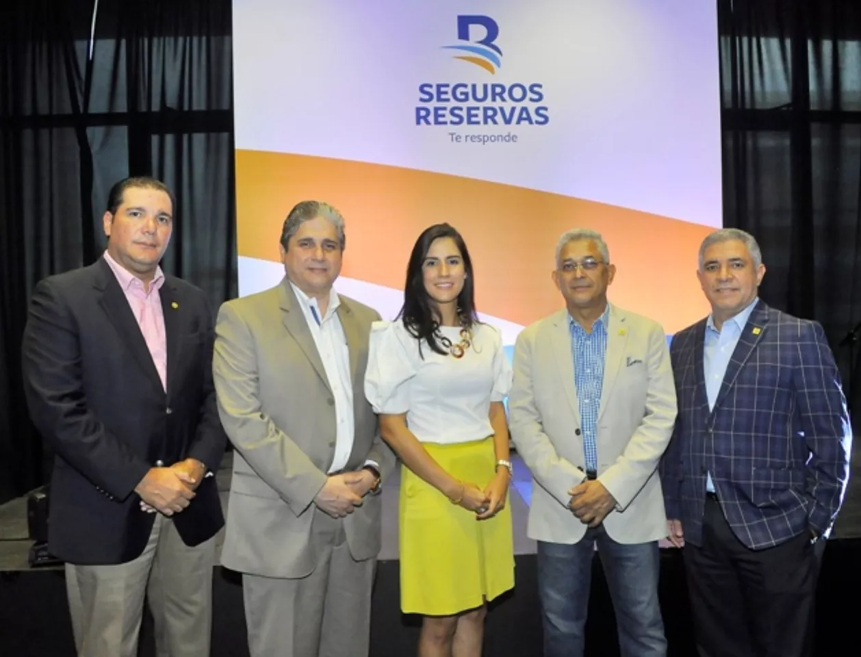 Seguros Reservas y Ros Consultores agasajan a clientes