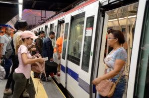 Reanudan de manera gradual las operaciones del Metro y el Teleférico