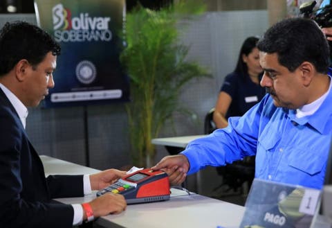Maduro inicia ahorro con la venta de oro