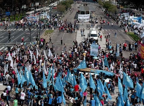 En Argentina se van a una huelga general