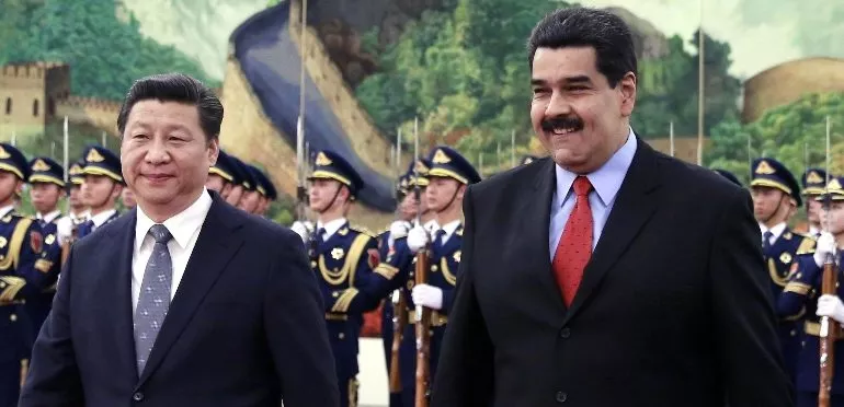 Nicolás Maduro viaja a China en busca de apoyo económico