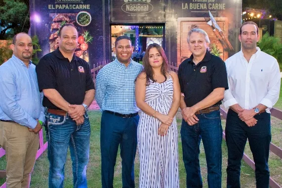 Supermercados Nacional celebra el evento “El papá de la carne”