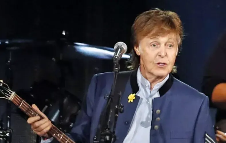 McCartney en libro contará  rol de abuelo