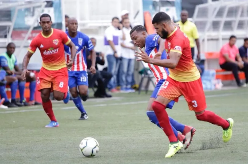 La Vega vence  San Francisco en Liga Dominicana  Fútbol