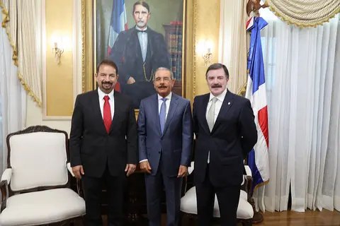 Nuevo presidente Claro Dominicana anuncia inversiones durante visita a Danilo Medina