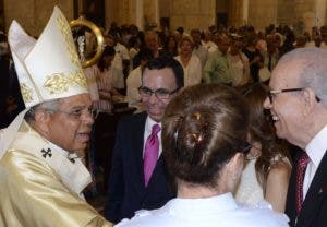 Ozoria celebra 40 años de sacerdocio