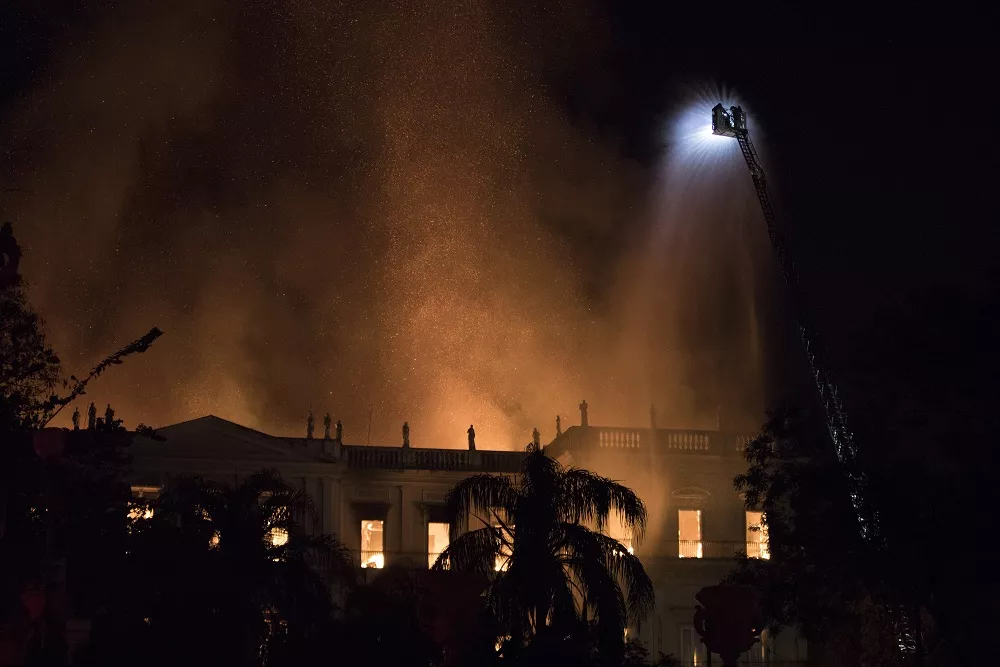 Tras incendio en el museo de Brasil, surgen recriminaciones