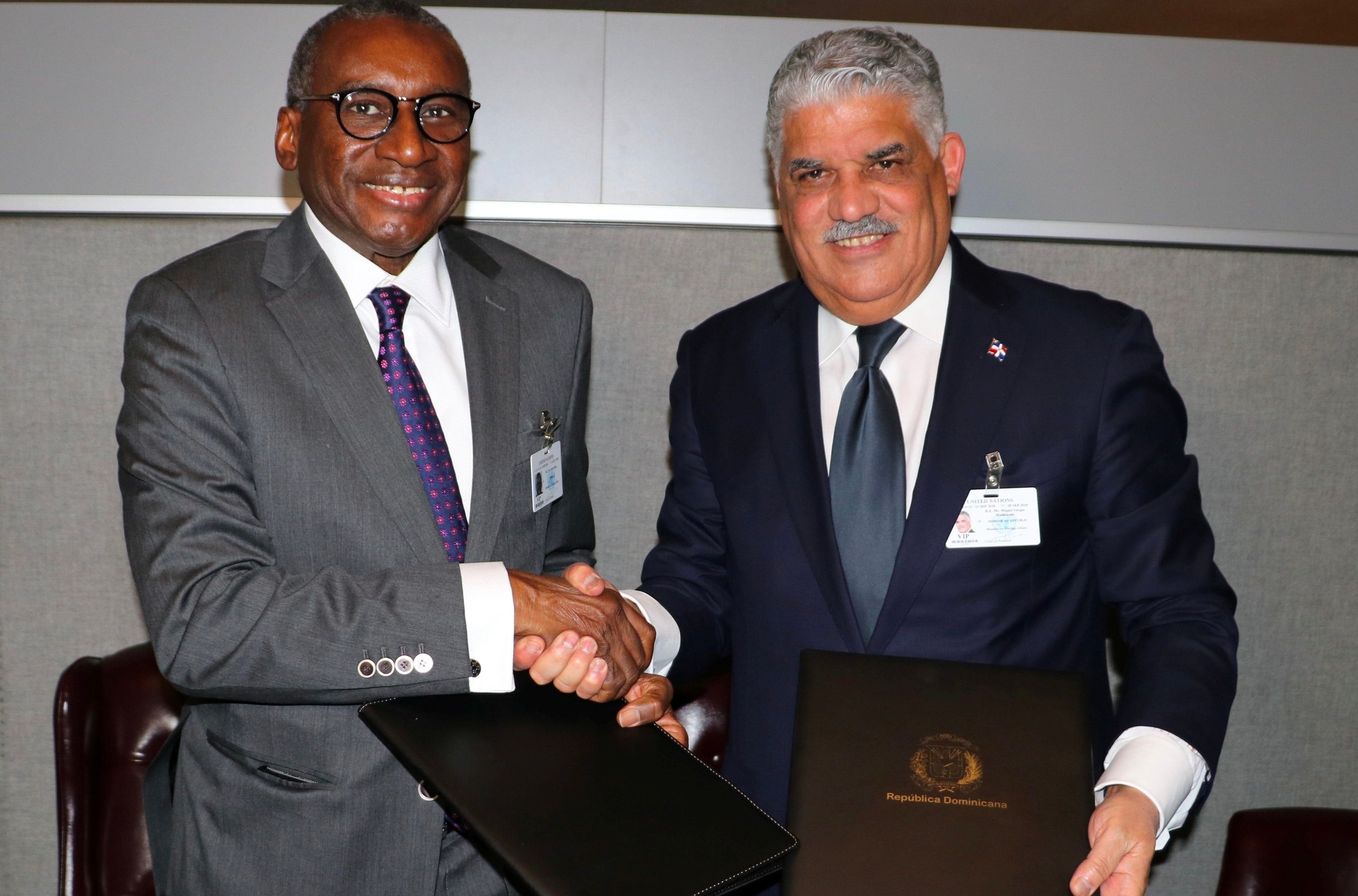 República Dominicana establece relaciones diplomáticas con  Senegal y San Tomé