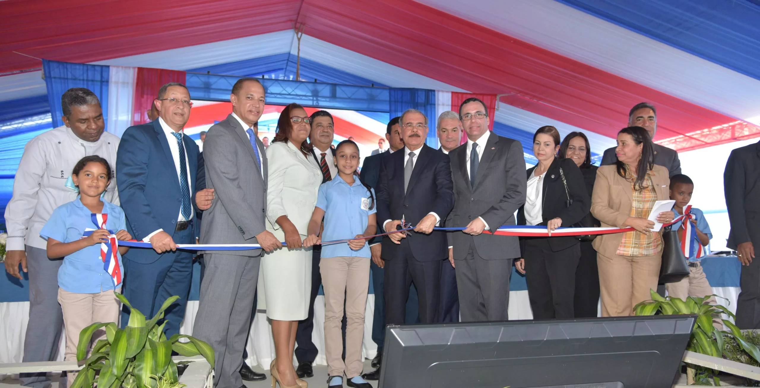 Presidente Danilo Medina entrega cuatro centros educativos  en La Vega