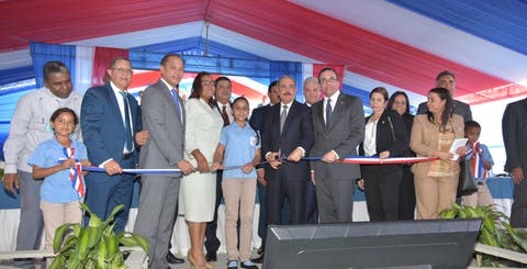 Presidente Danilo Medina entrega cuatro centros educativos  en La Vega