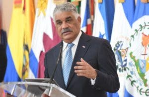 Miguel Vargas dice en Miami que hace tres años RD saldó deuda por compras de petróleo venezolano