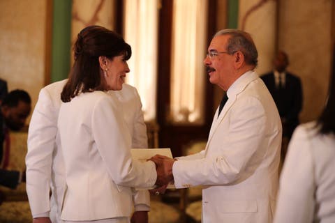 Danilo Medina recibe cartas credenciales de cuatro nuevos embajadores