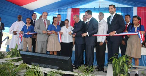 Presidente Danilo Medina entrega tres nuevos planteles en Monte Plata