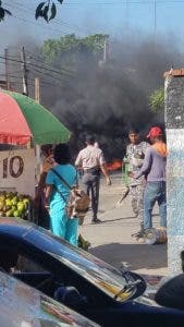 En San Cristóbal también cientos de pasajeros quedaron varados por la huelga de los choferes. 