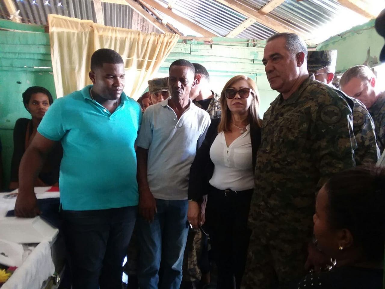 Comandante del Ejército instruye dar apoyo a familias de dos oficiales fallecieron en accidente